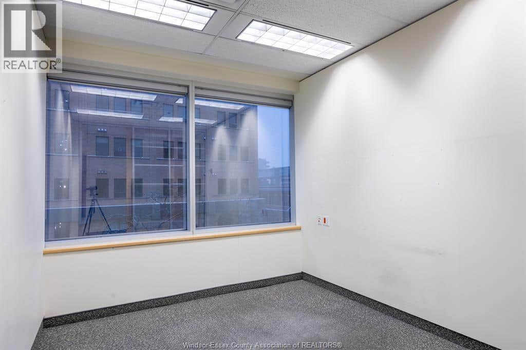 245 OUELLETTE Unit# 302 - Photo 4 of 14, Windsor, Ontario