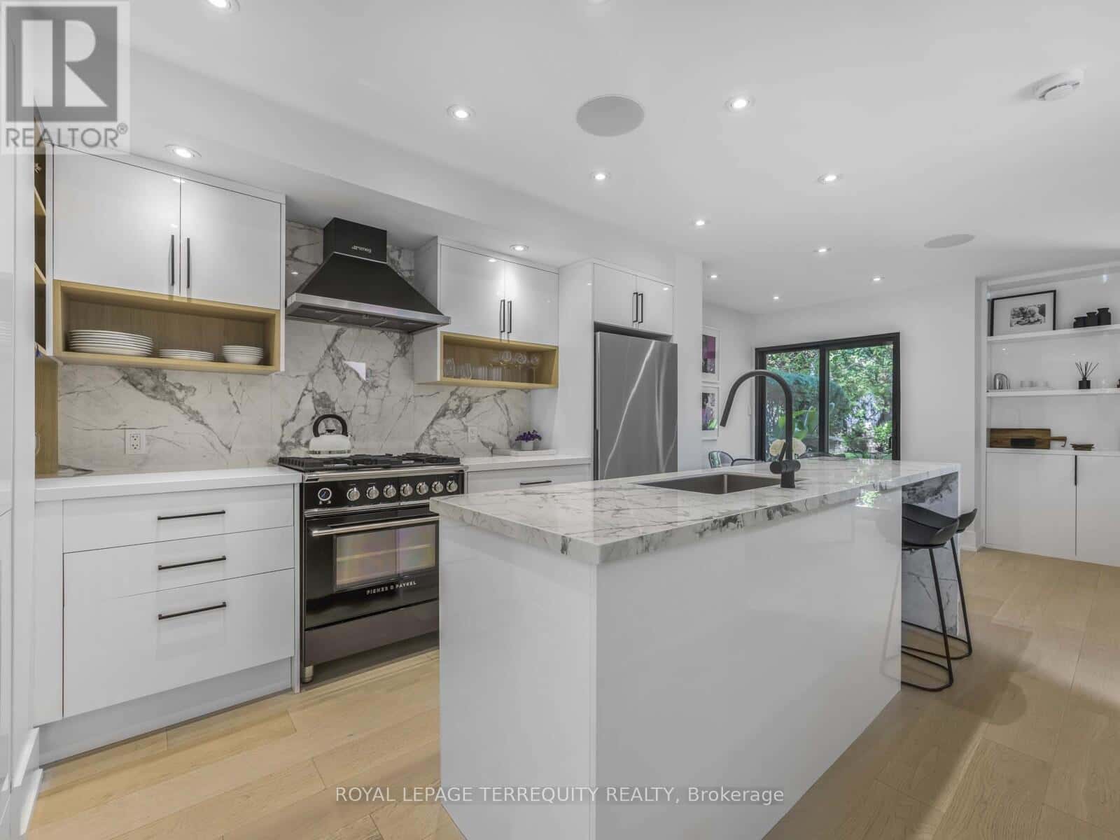 125 - 10 WALKER AVENUE — Toronto (Yonge-St. Clair), Ontario - Photo 4 of 20