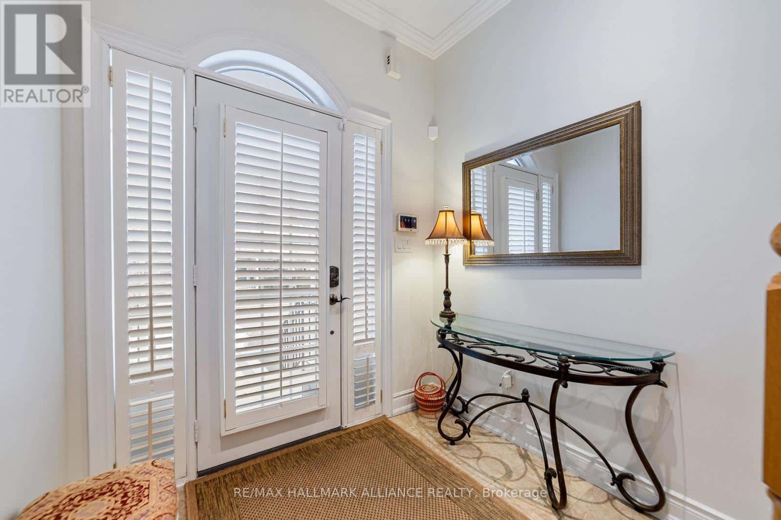 28 PREAKNESS DRIVE — Toronto (Banbury-Don Mills), Ontario - Photo 4 of 37