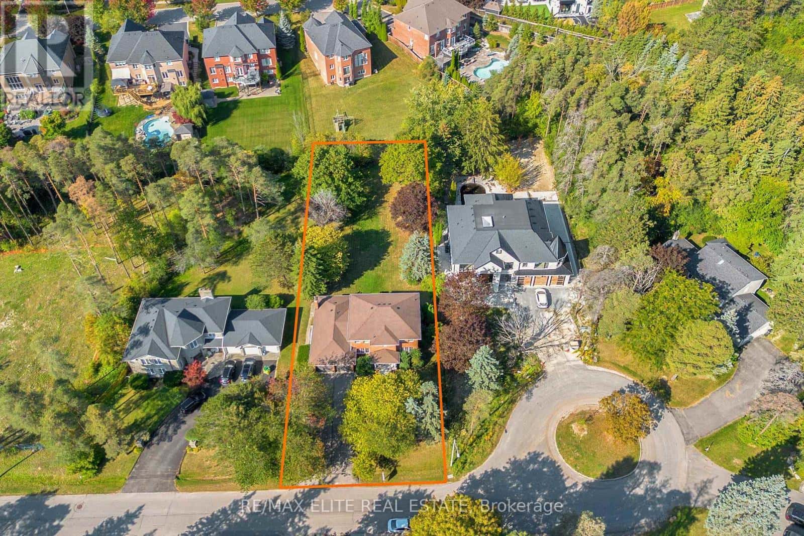 61 BEAUFORT HILLS ROAD — Richmond Hill (Oak Ridges), Ontario - Photo 4 of 44