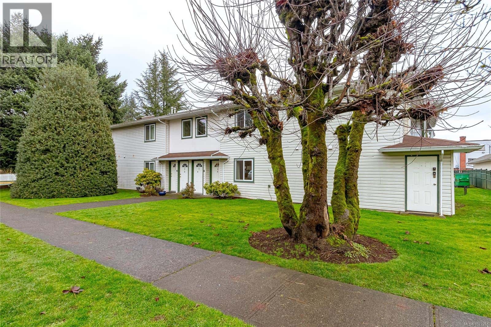 3 370 Cairnsmore St — Duncan, British Columbia - Photo 2 of 33