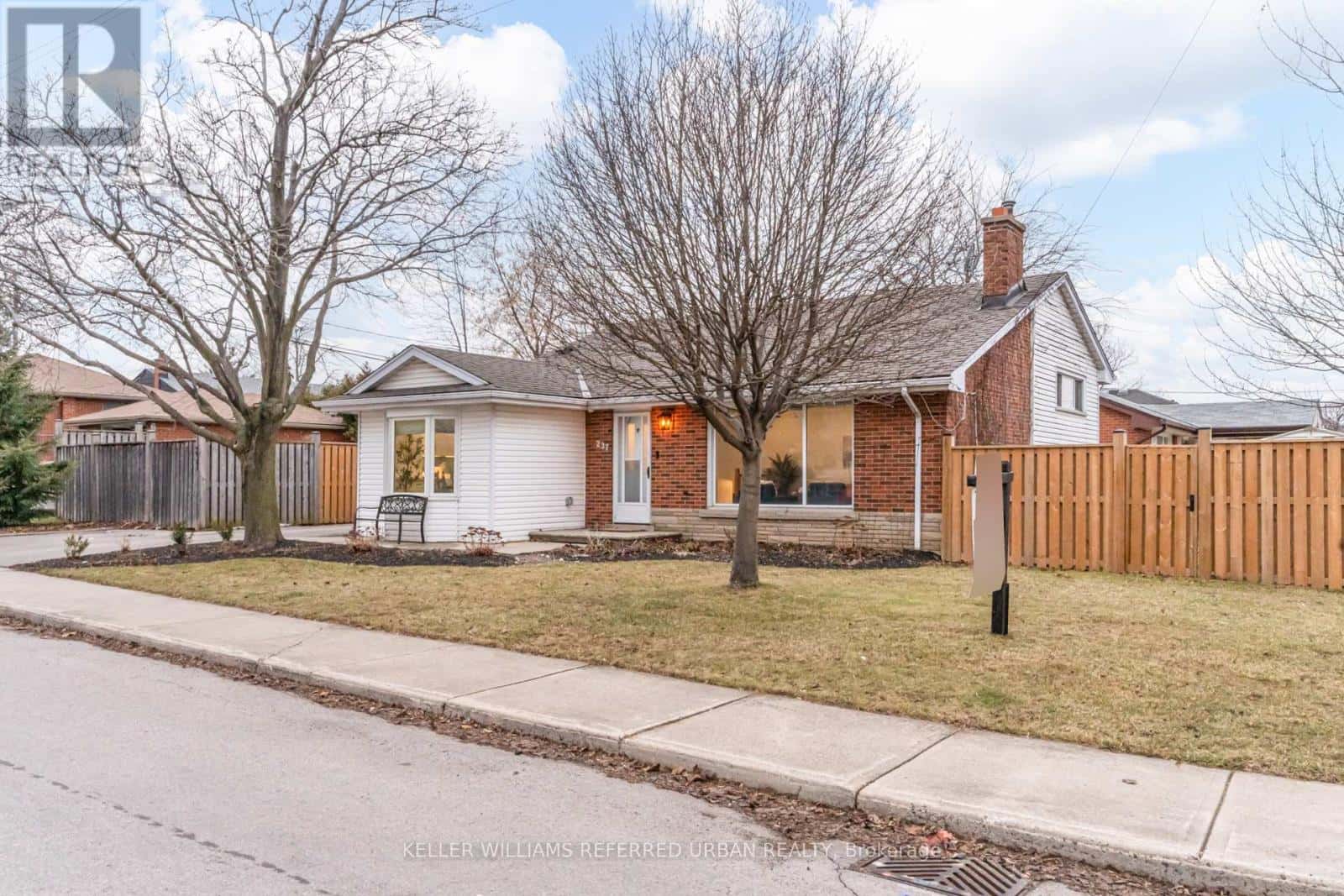 237 HOOVER CRESCENT — Hamilton (Balfour), Ontario - Photo 3 of 50