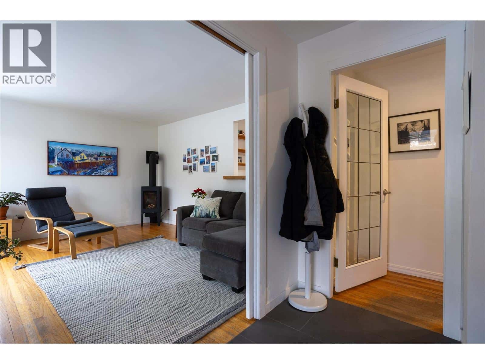 1420 Kootenay Street — Nelson, British Columbia - Photo 4 of 76