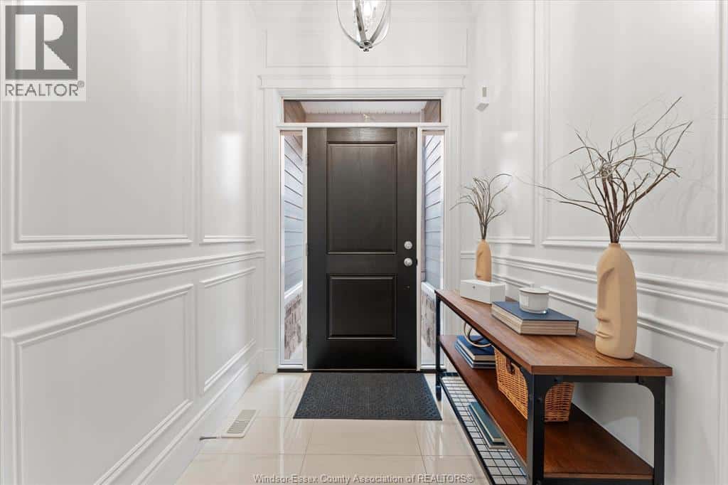 387 Caserta — Lakeshore, Ontario - Photo 4 of 39