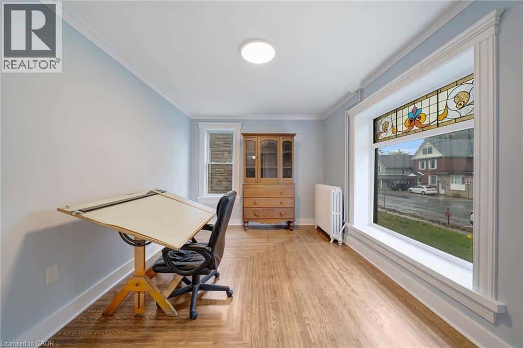 115 WEST MAIN Street — Welland, Ontario - Photo 4 of 47