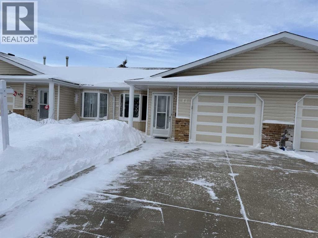 44 Dale Close — Red Deer, Alberta - Main photo