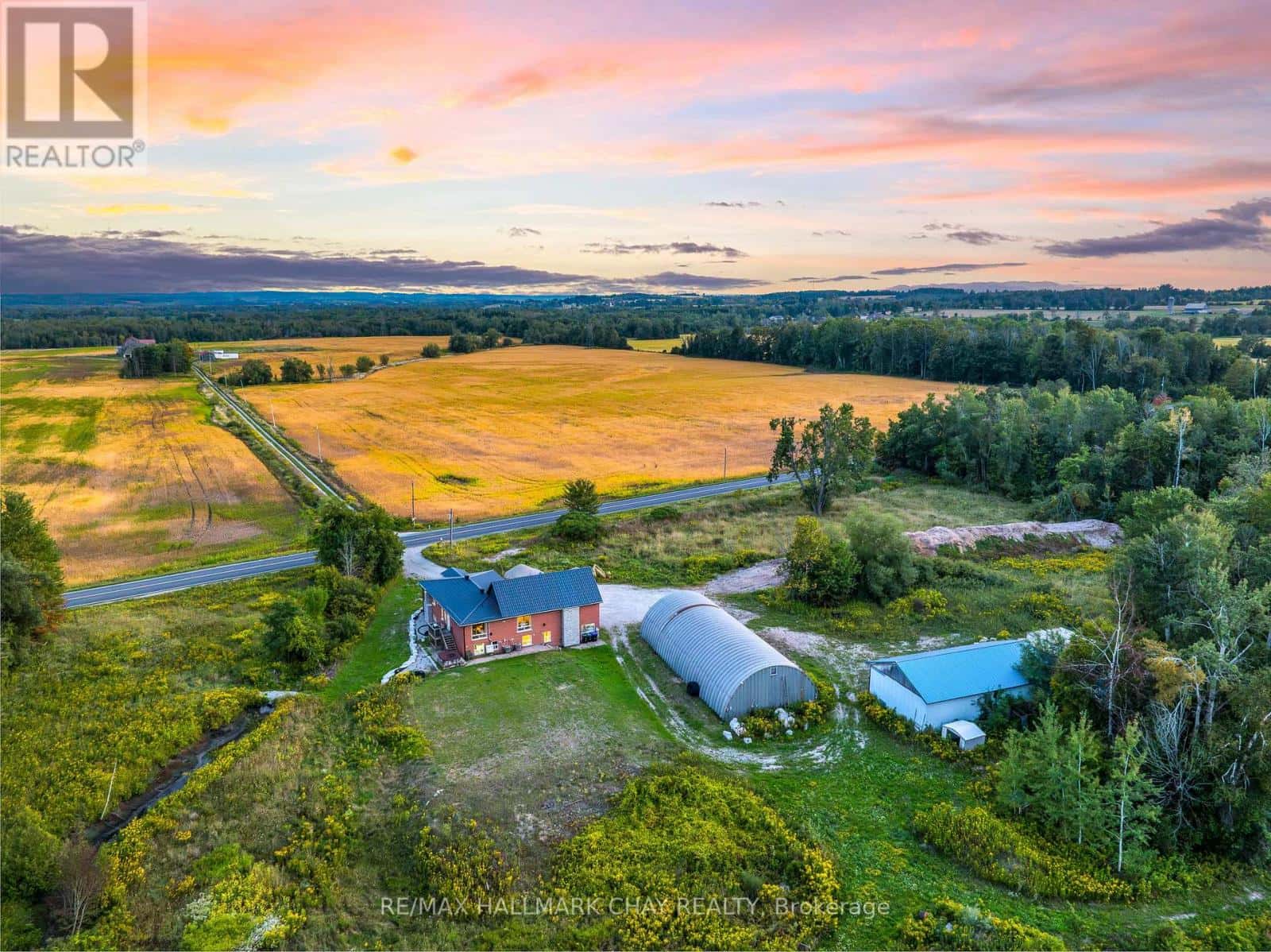 2702 6TH LINE — Innisfil, Ontario - Photo 5 of 50