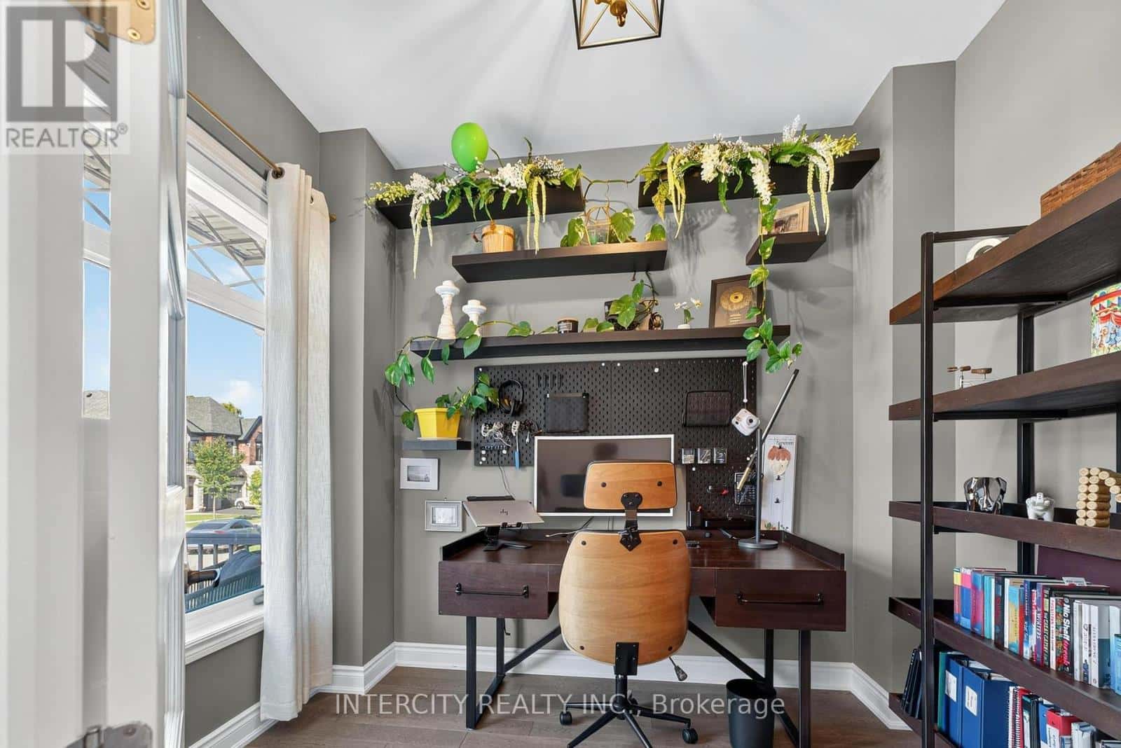 14 GREAT HERON COURT — King (King City), Ontario - Photo 5 of 50