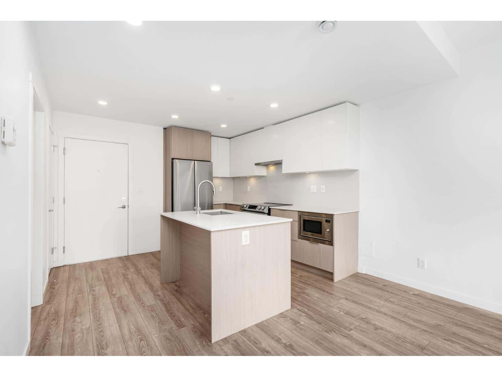 209 13969 96 AVENUE — Surrey, British Columbia - Photo 5 of 39