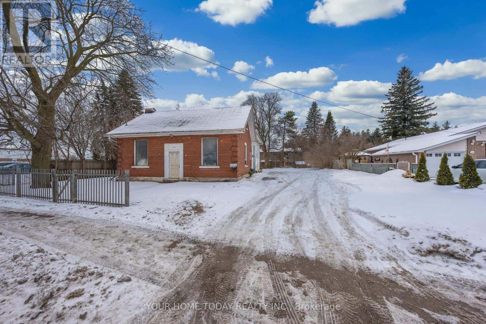 164 MAIN STREET S — Halton Hills (AC Acton), Ontario - Photo 2 of 34