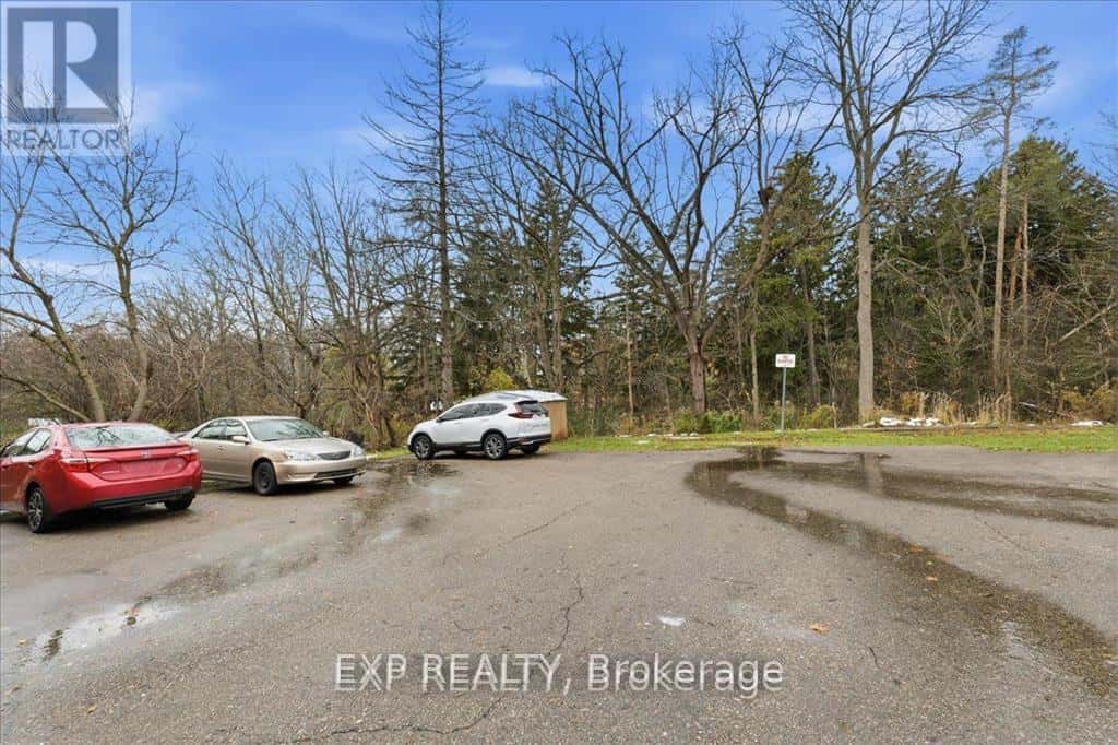 72 BARBARA CRESCENT — Kitchener, Ontario - Photo 2 of 12