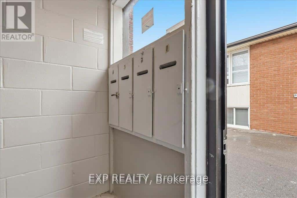 72 BARBARA CRESCENT — Kitchener, Ontario - Photo 4 of 12