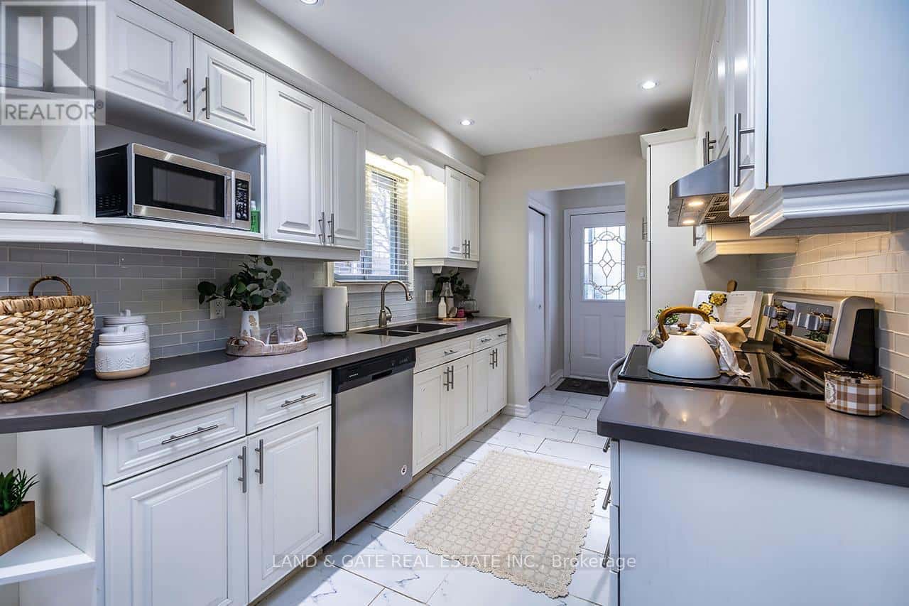 1184 ELDORADO AVENUE — Oshawa (Eastdale), Ontario - Photo 4 of 28