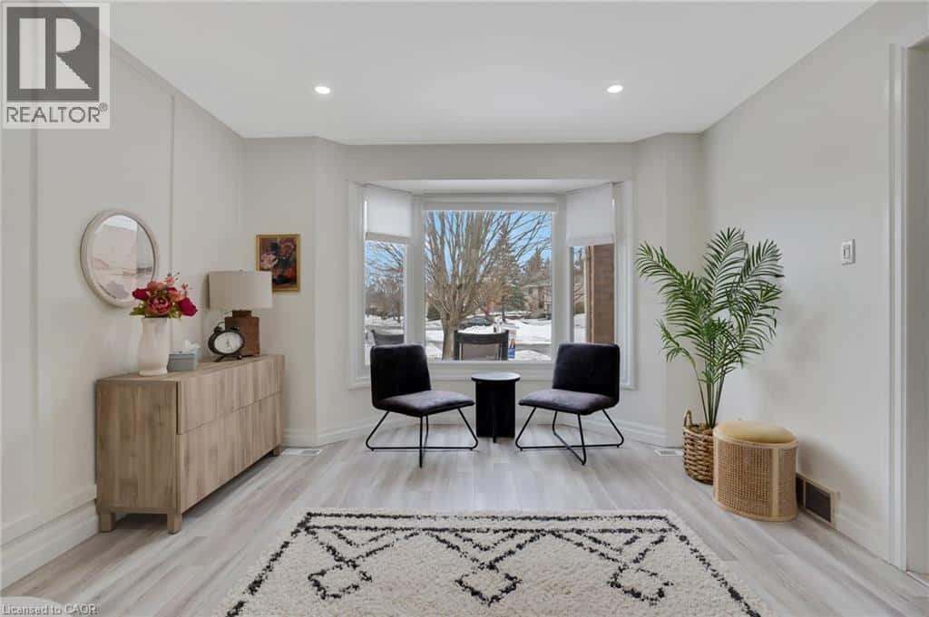 49 WYANDOTTE Court — Kitchener, Ontario - Photo 5 of 45