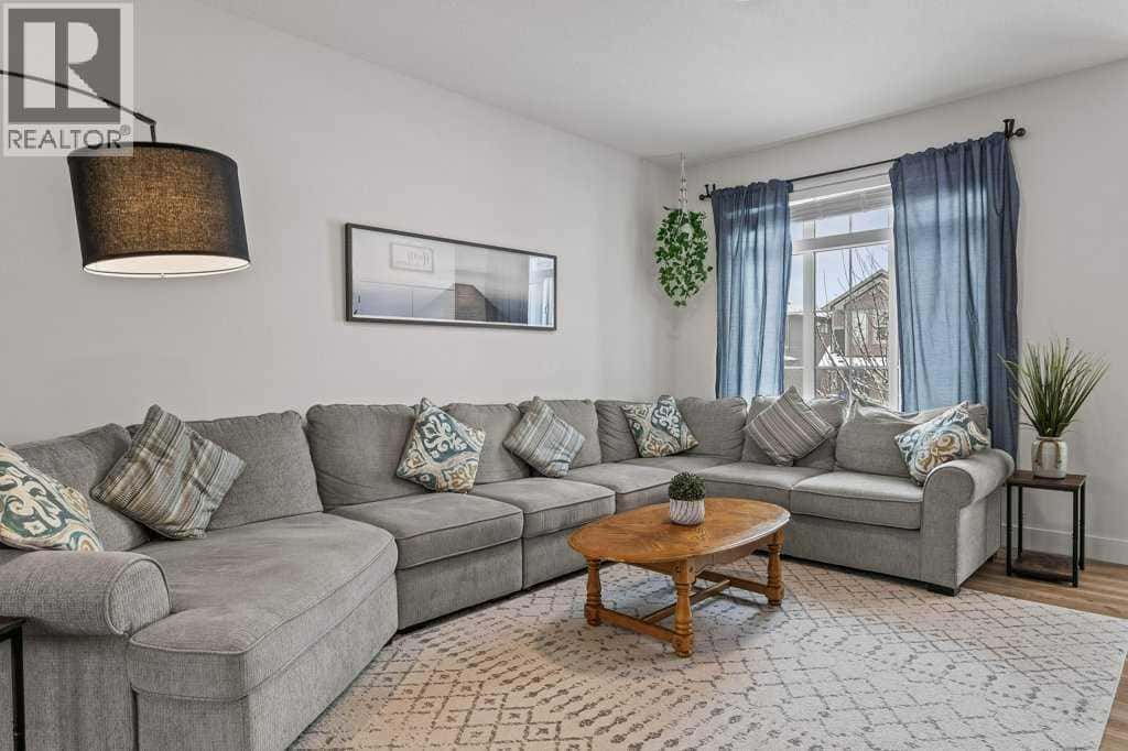 216 Clydesdale Avenue — Cochrane, Alberta - Photo 5 of 45