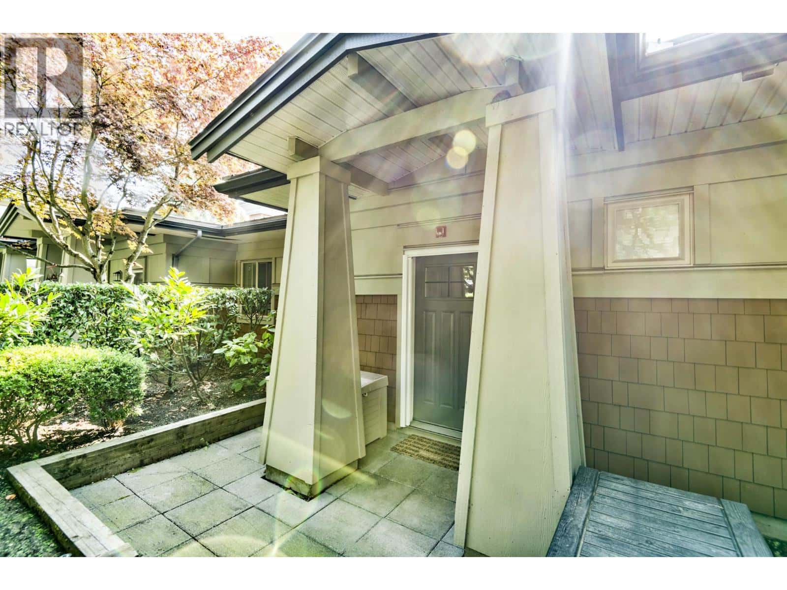 1322 GENEST WAY — Coquitlam, British Columbia - Photo 4 of 38