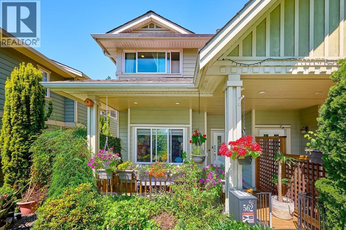 562 W KEITH ROAD — North Vancouver, British Columbia - Main photo