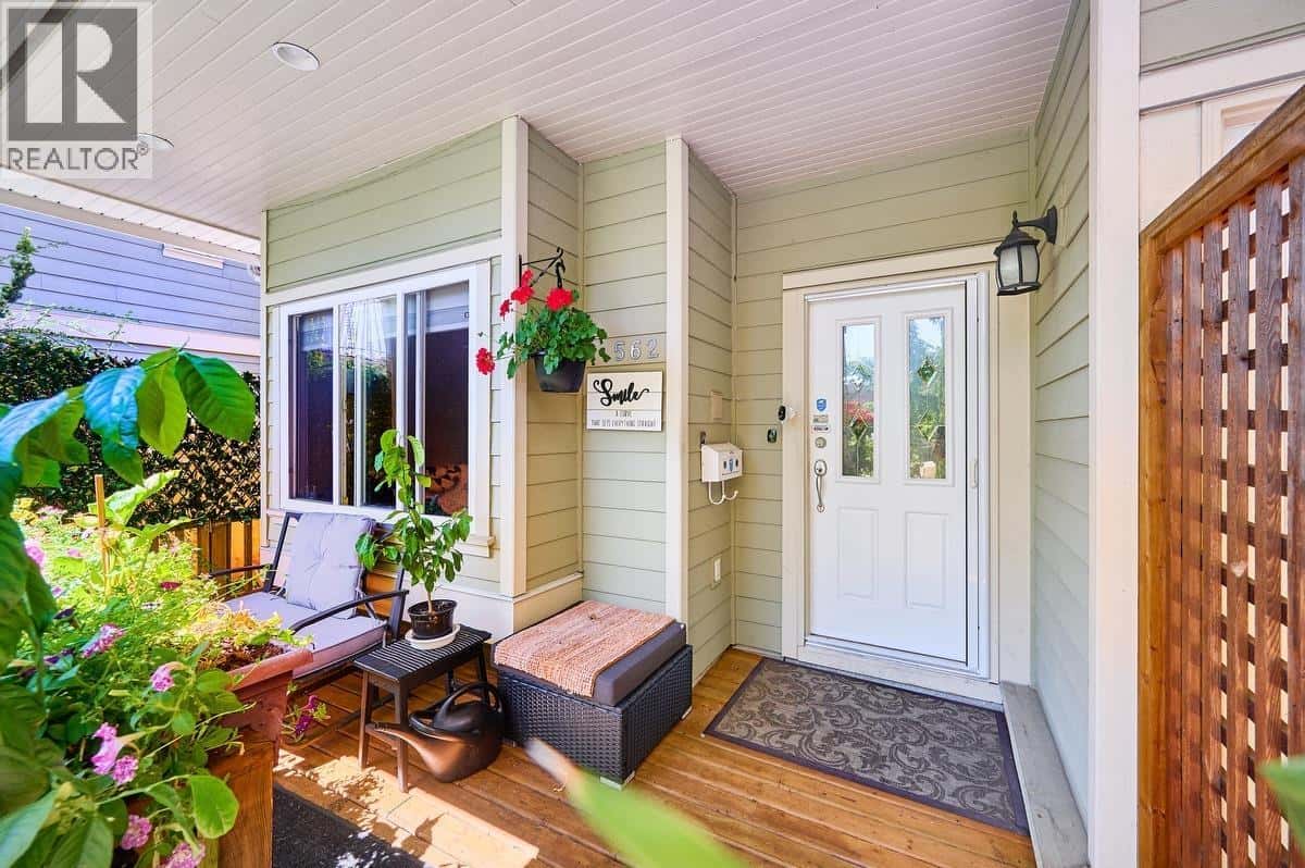 562 W KEITH ROAD — North Vancouver, British Columbia - Photo 2 of 26