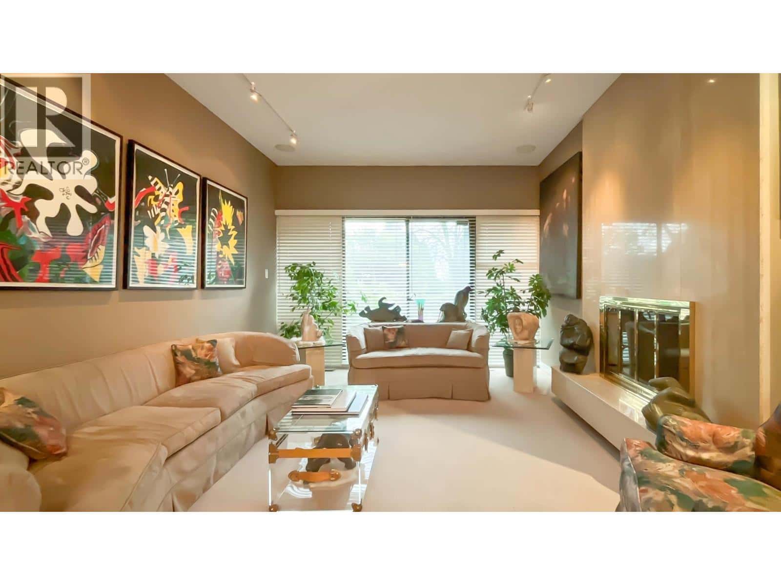 326 GREENSBORO PLACE — Vancouver, British Columbia - Photo 5 of 35