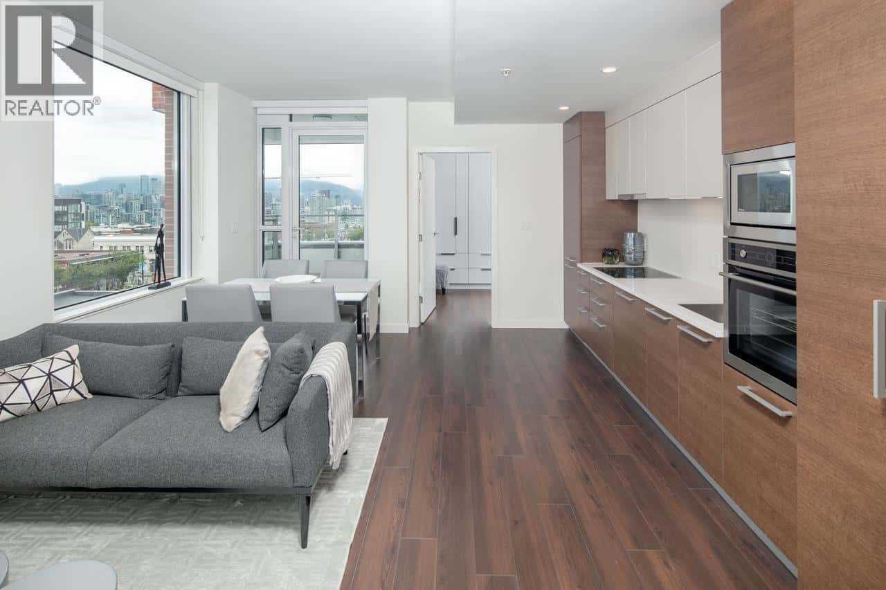 501 2508 WATSON STREET — Vancouver, British Columbia - Photo 3 of 31