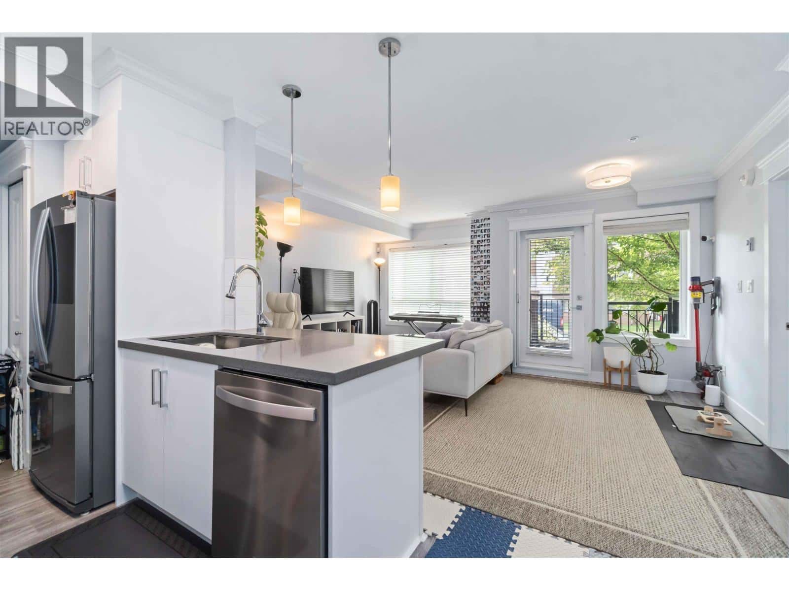 104 2229 ATKINS AVENUE — Port Coquitlam, British Columbia - Photo 4 of 24