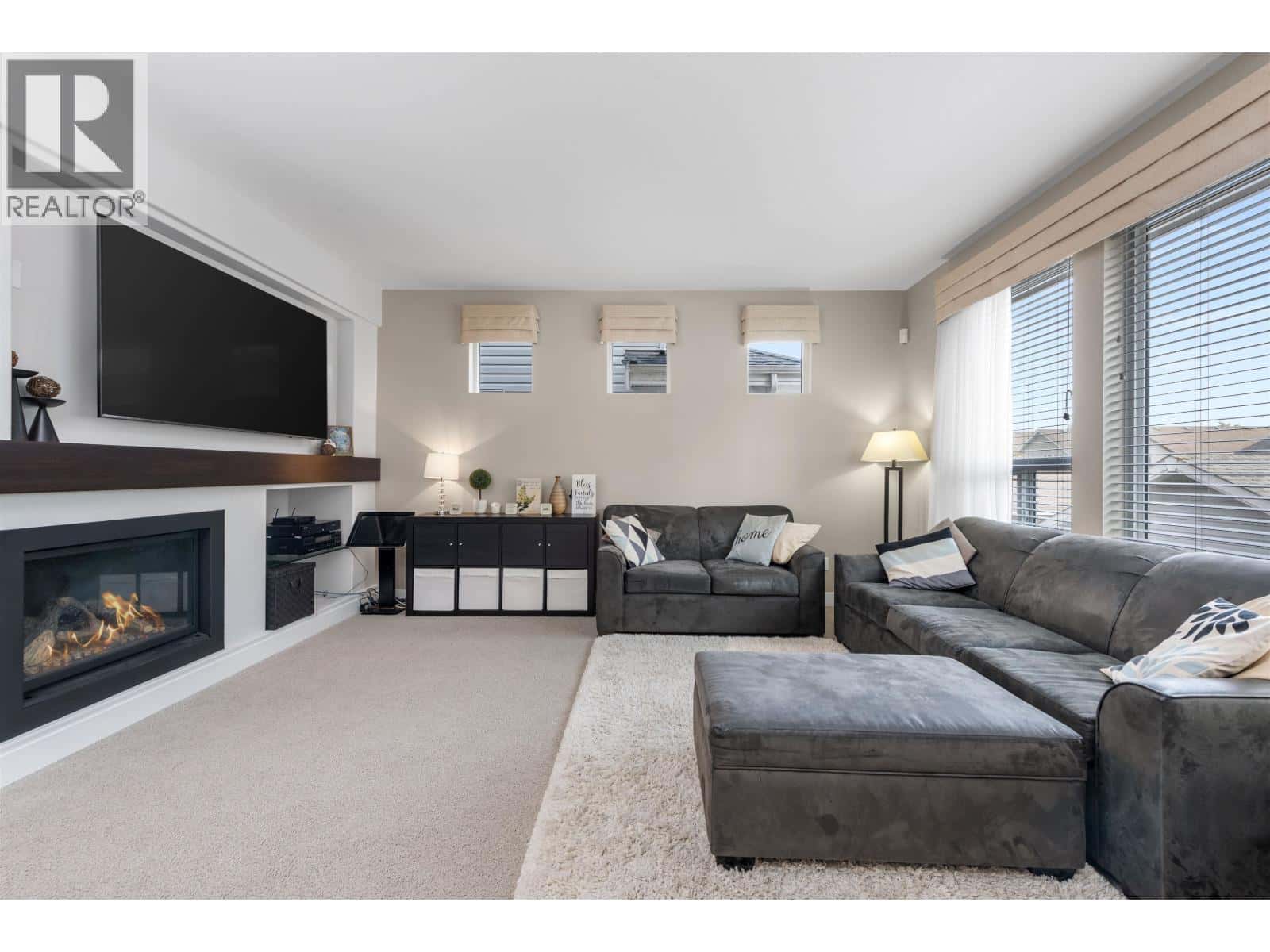 3382 DARWIN AVENUE — Coquitlam, British Columbia - Photo 3 of 30