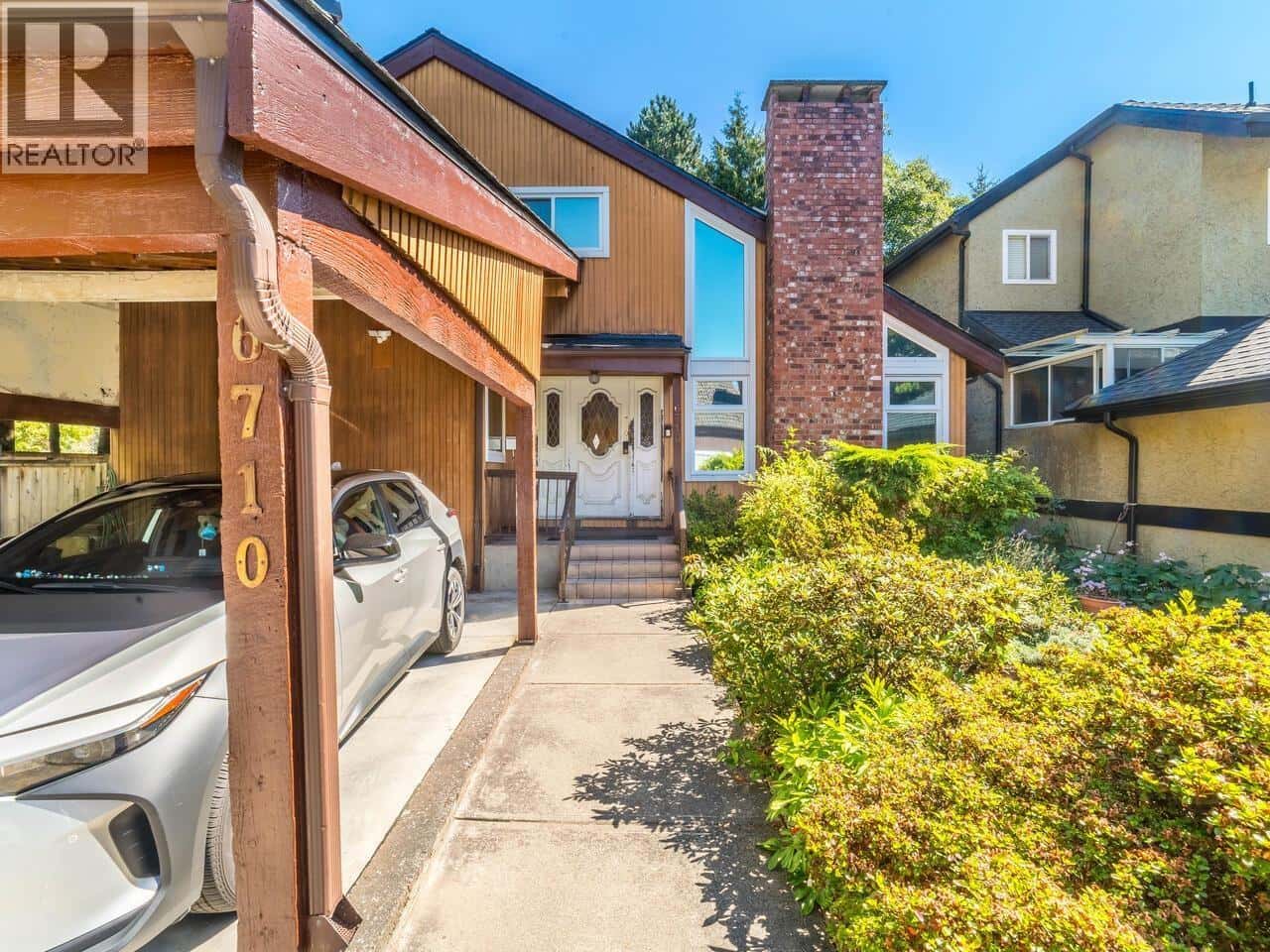 6710 RADISSON STREET — Vancouver, British Columbia - Photo 2 of 28