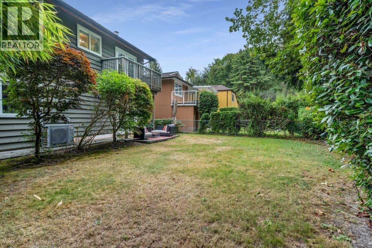 9231 PARKSVILLE DRIVE — Richmond, British Columbia - Photo 4 of 38