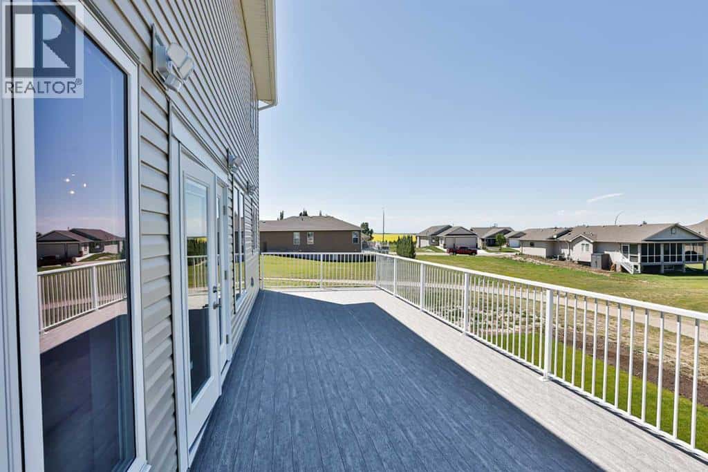 714 Fairways Drive — Vulcan, Alberta - Photo 5 of 31