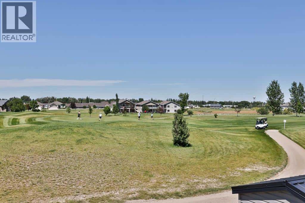 714 Fairways Drive — Vulcan, Alberta - Photo 3 of 31