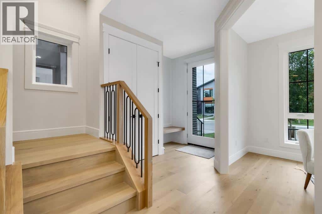 2118 Victoria Crescent NW — Calgary, Alberta - Photo 2 of 50