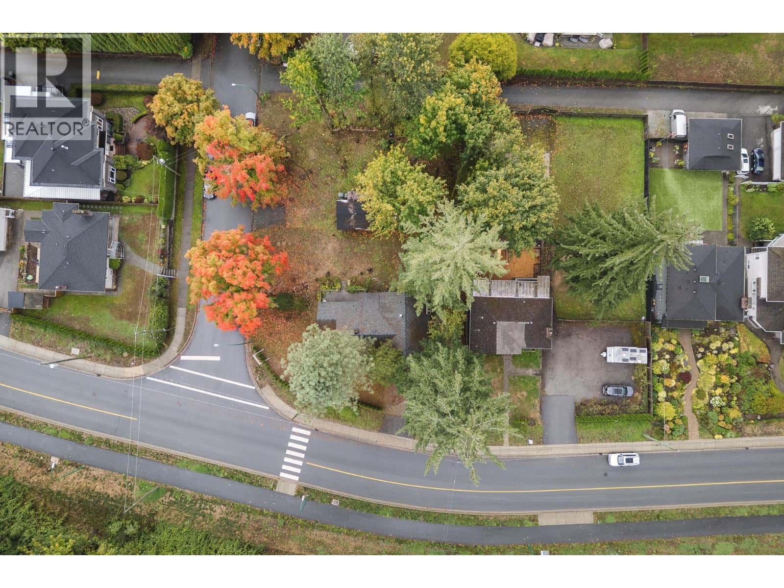 7492 BROADWAY — Burnaby, British Columbia - Photo 5 of 40