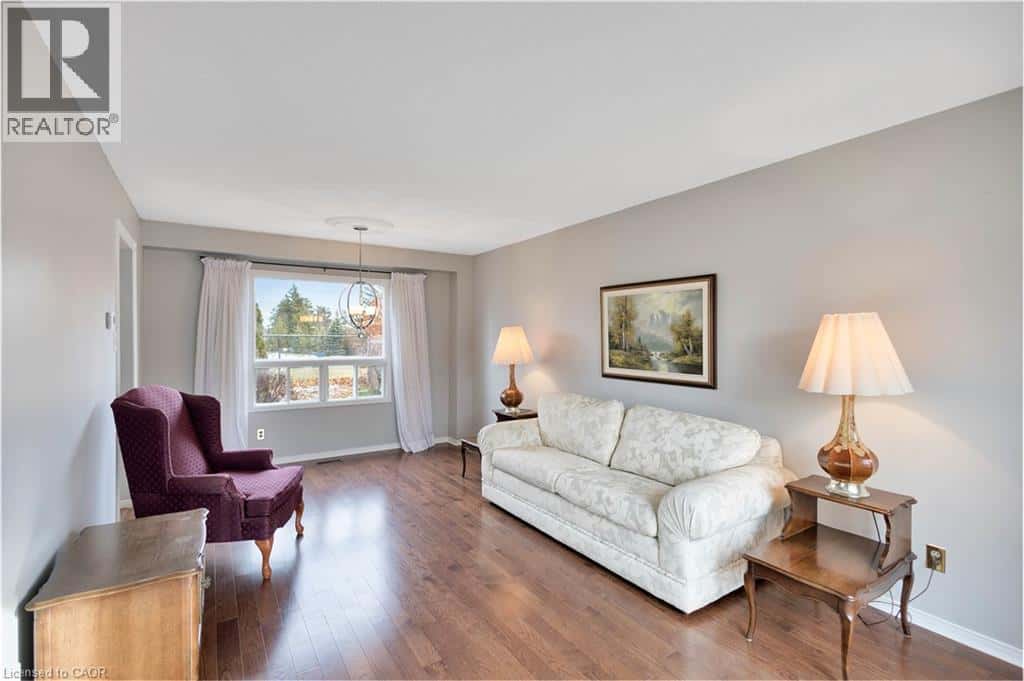 2185 VISTA Drive — Burlington, Ontario - Photo 4 of 28