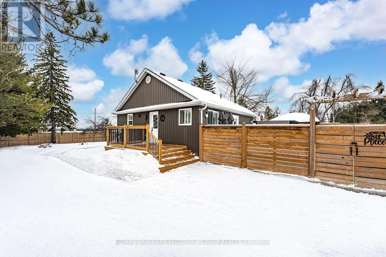 2484 HIGHWAY 11 S — Oro-Medonte (Guthrie), Ontario - Photo 2 of 39