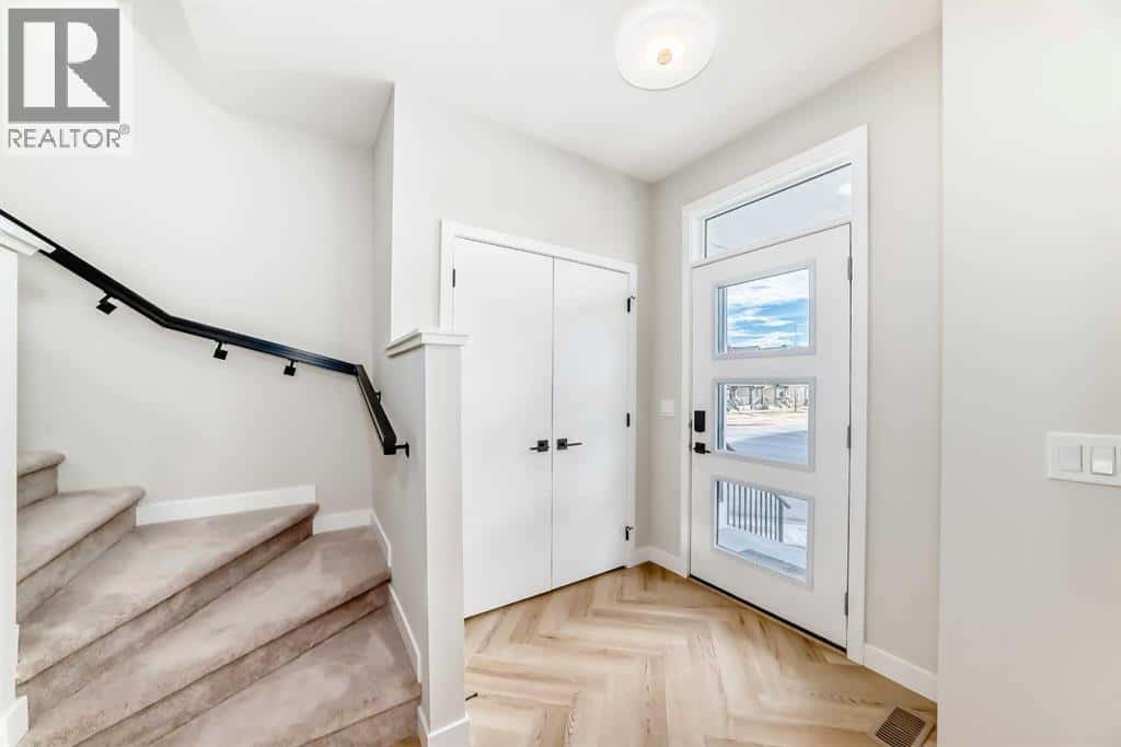 277 Cobblestone Gate — Airdrie, Alberta - Photo 3 of 40