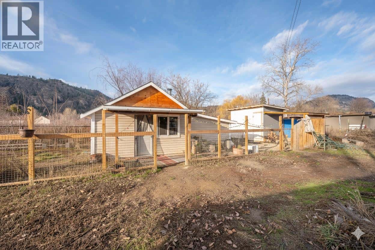 7466 ISLAND Road — Oliver, British Columbia - Photo 2 of 66