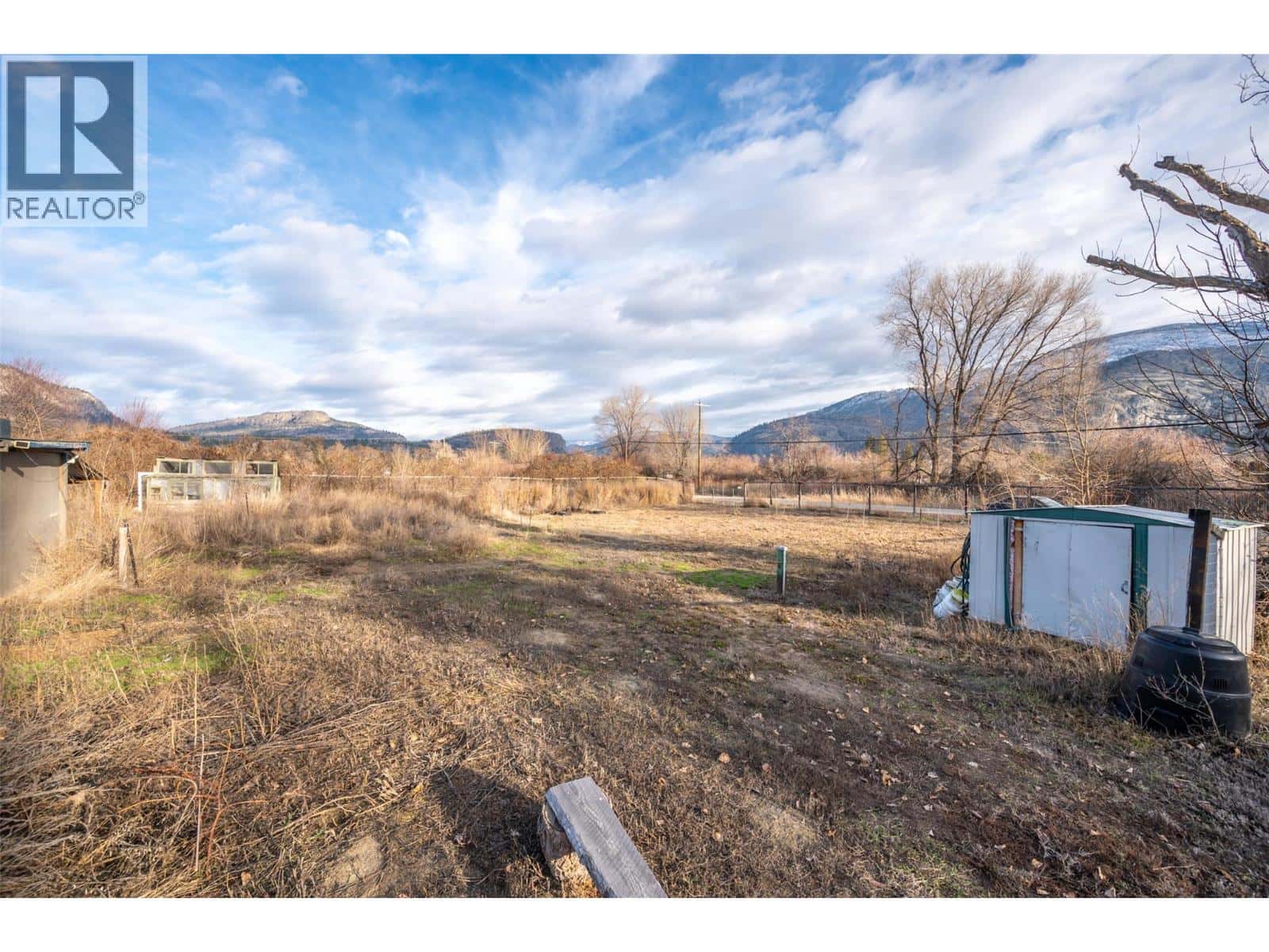 7466 ISLAND Road — Oliver, British Columbia - Photo 3 of 66