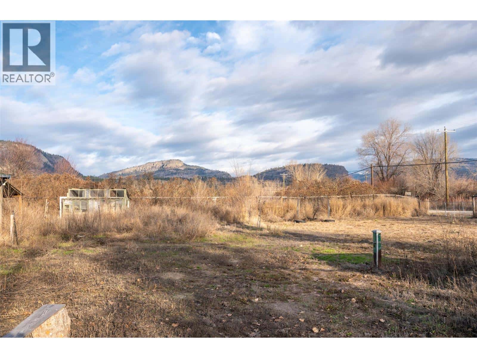 7466 ISLAND Road — Oliver, British Columbia - Photo 4 of 66