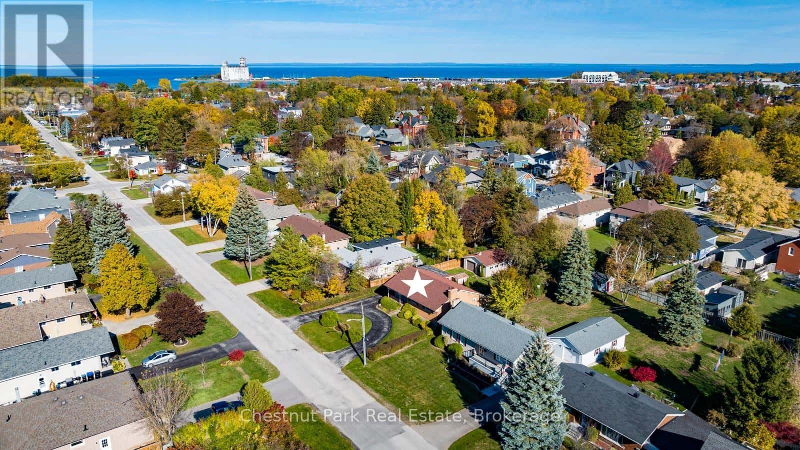 185 WALNUT STREET — Collingwood, Ontario - Photo 3 of 47