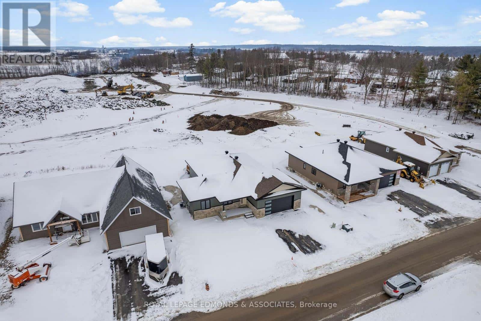 22 BAMAGILLIA STREET — Whitewater Region, Ontario - Photo 5 of 42