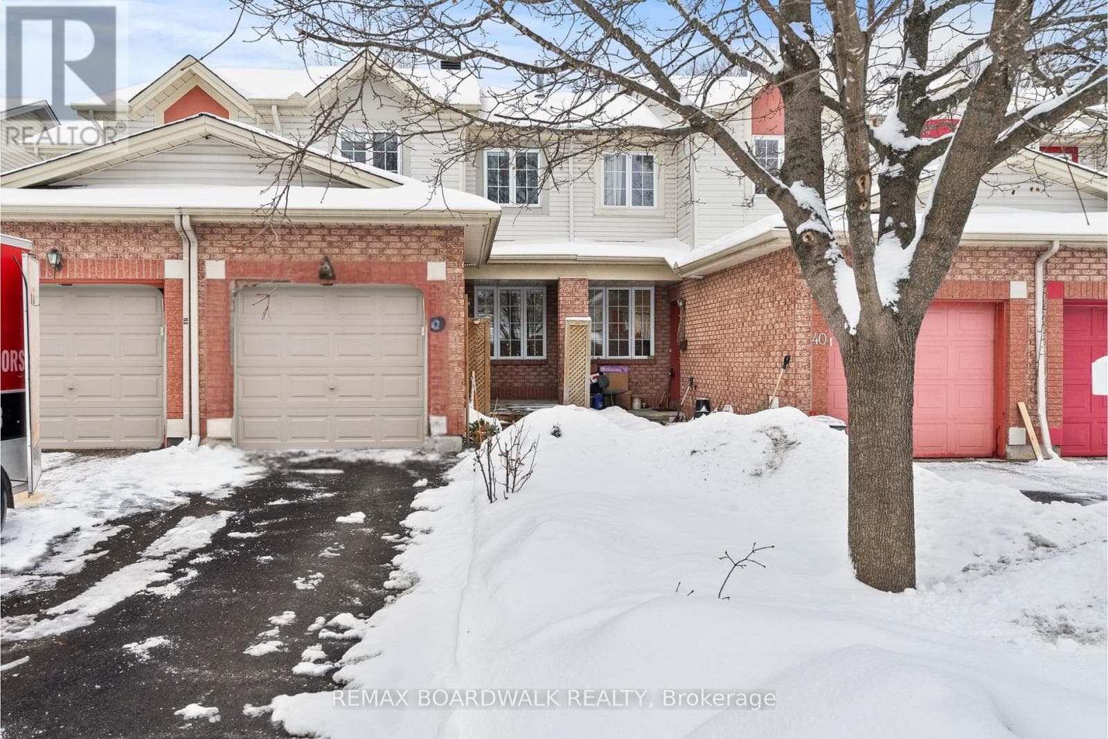 42 COLLEGE CIRCLE — Ottawa, Ontario - Main photo