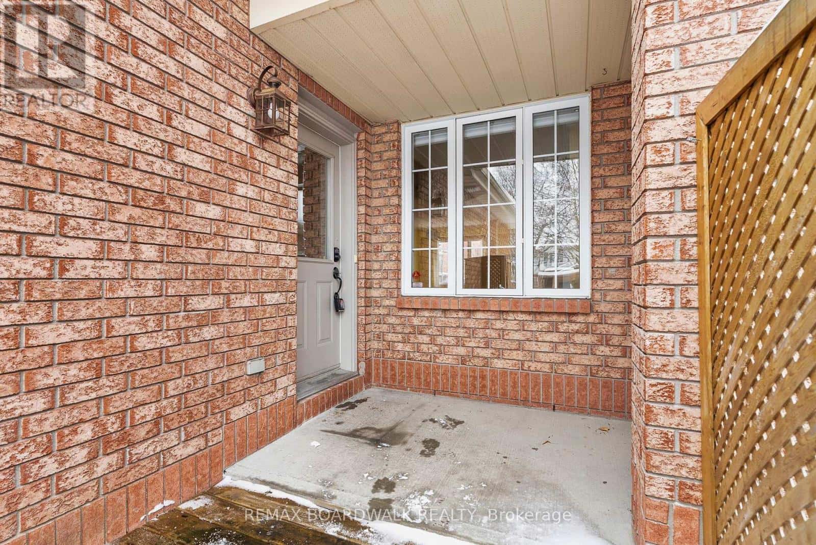 42 COLLEGE CIRCLE — Ottawa, Ontario - Photo 3 of 42