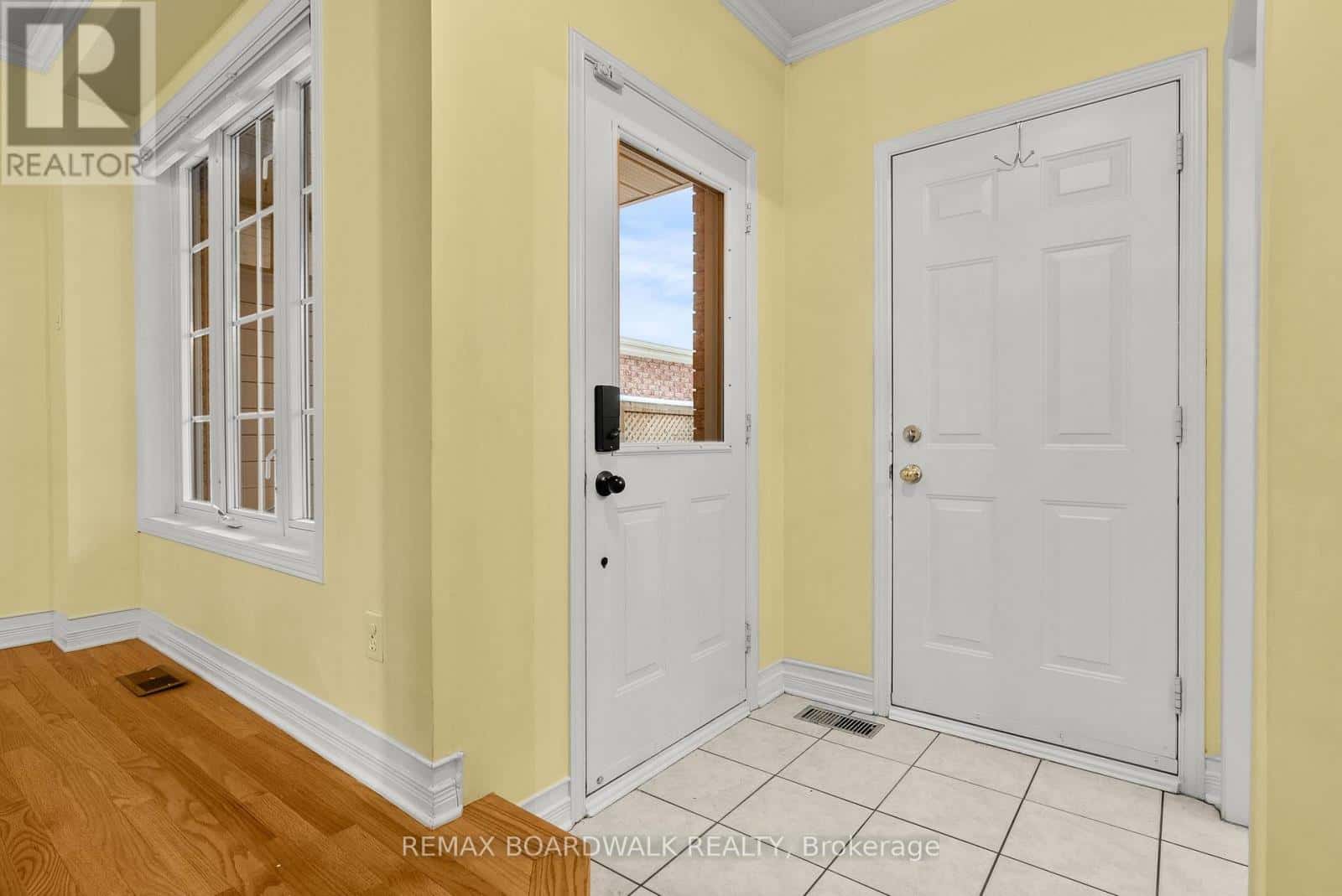 42 COLLEGE CIRCLE — Ottawa, Ontario - Photo 4 of 42