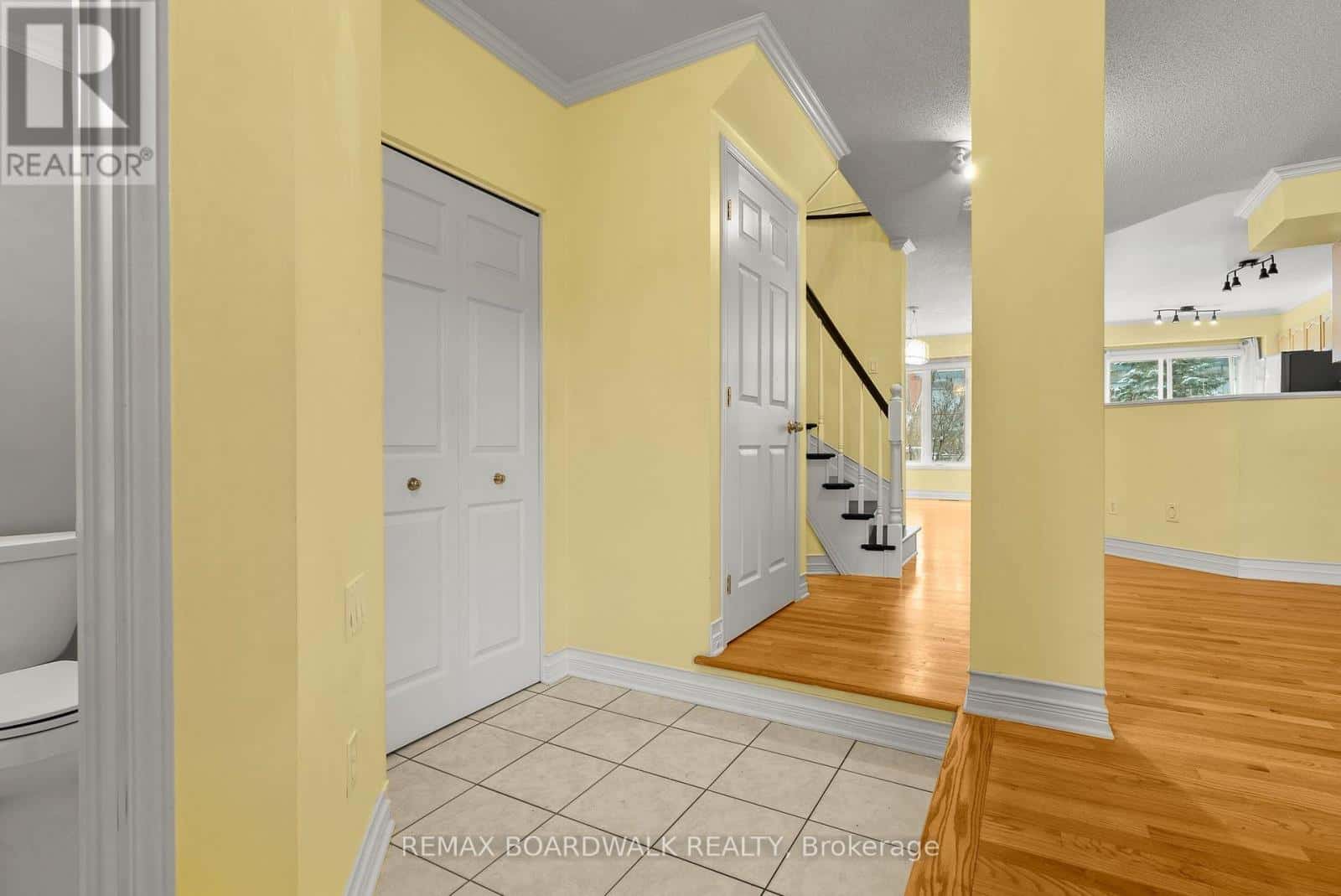 42 COLLEGE CIRCLE — Ottawa, Ontario - Photo 5 of 42