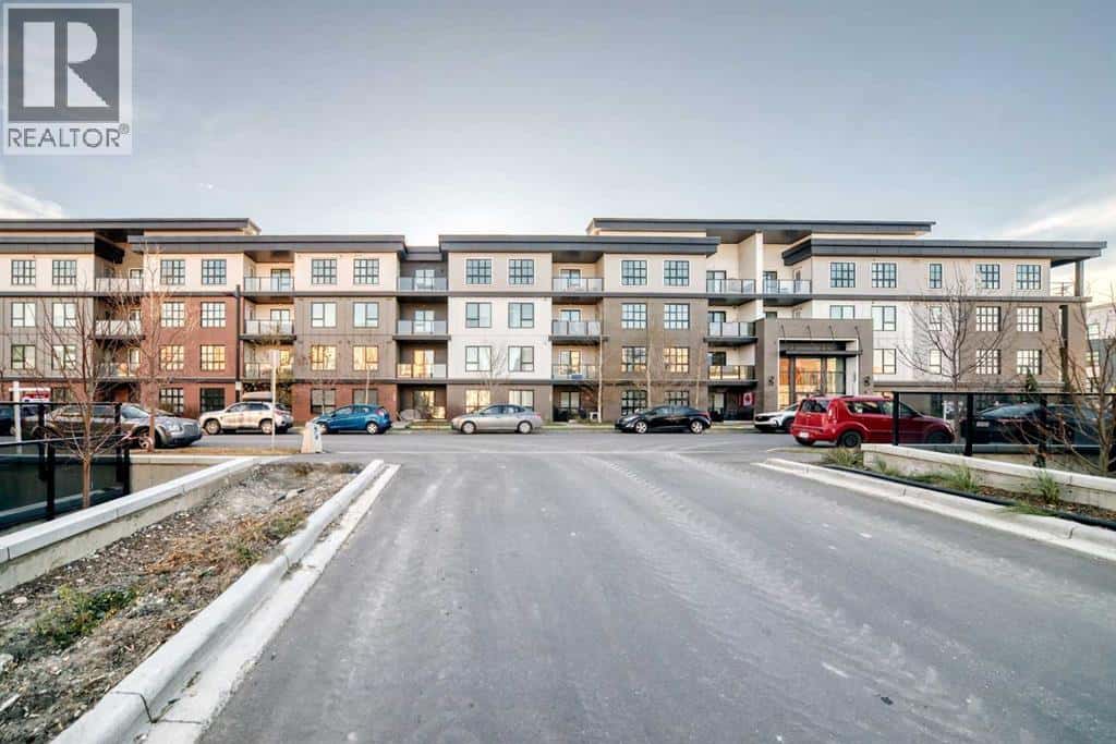 204, 4275 Norford Avenue NW — Calgary, Alberta - Photo 2 of 39