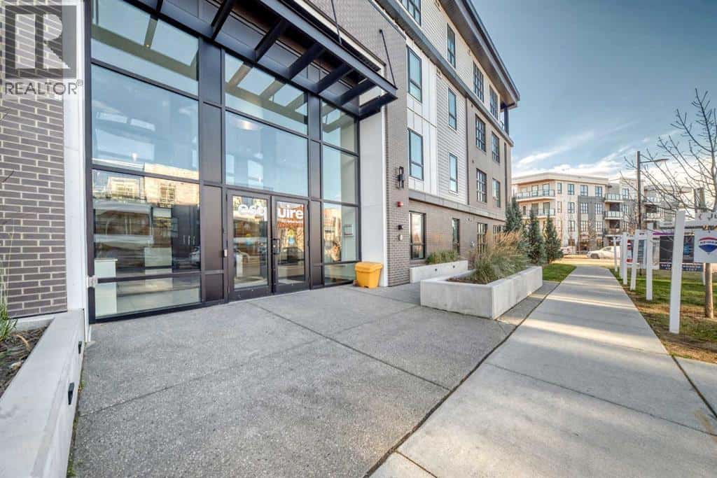 204, 4275 Norford Avenue NW — Calgary, Alberta - Photo 4 of 39