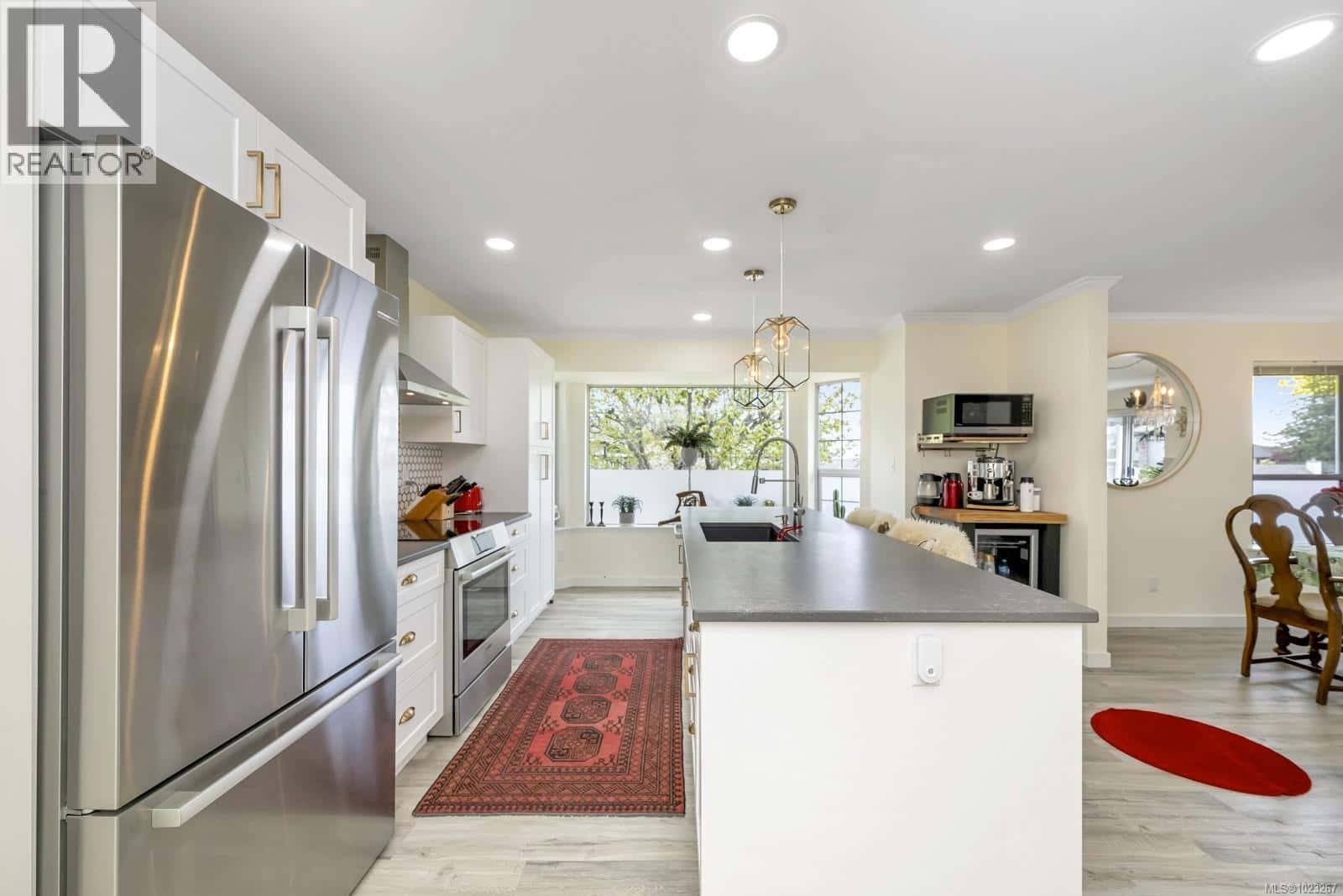 3601 Arbutus Dr N — Cobble Hill, British Columbia - Photo 4 of 46