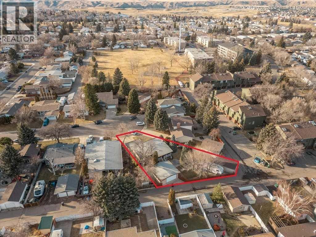 2017 16 Street N — Lethbridge, Alberta - Photo 4 of 48