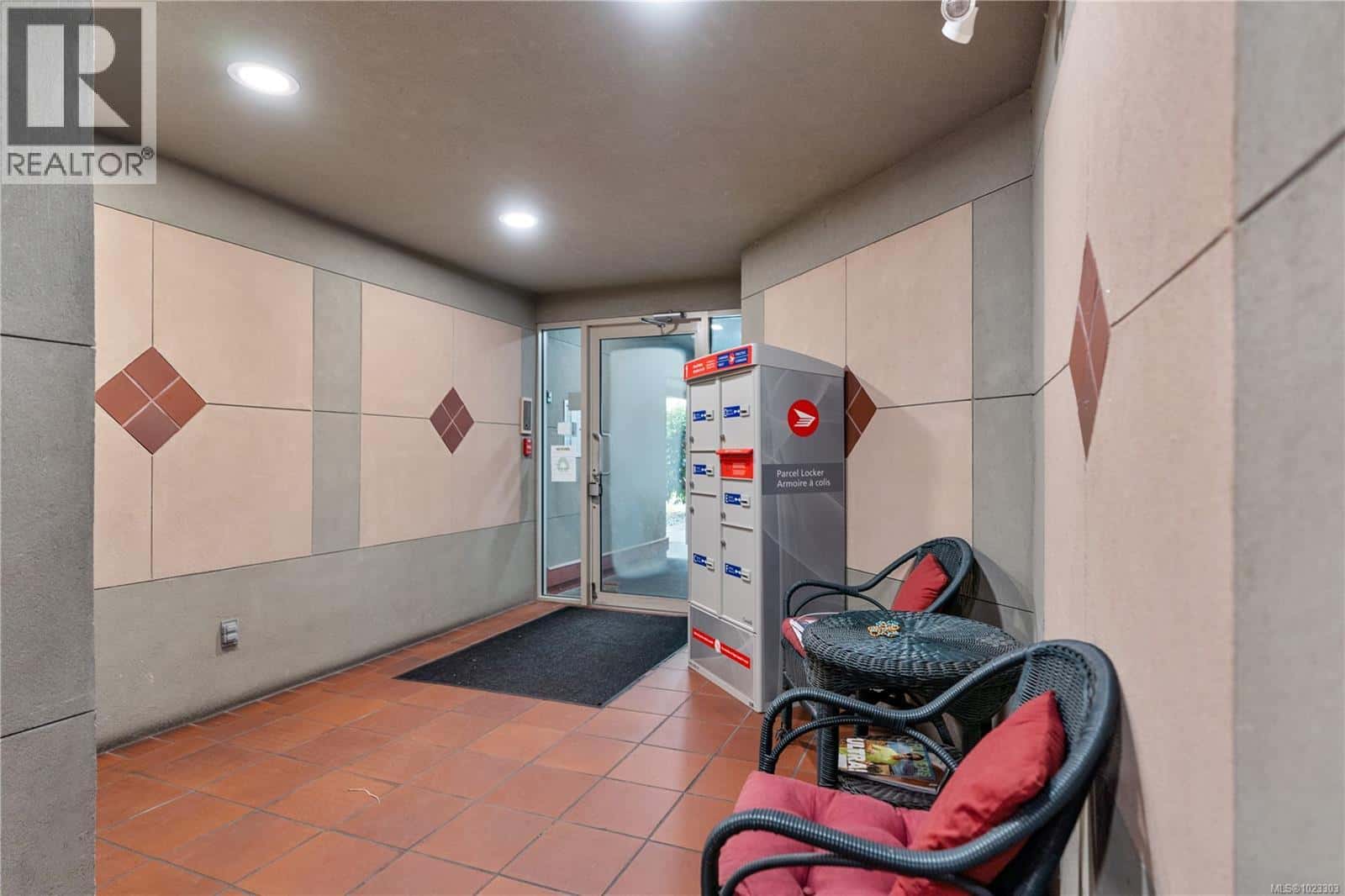 110 330 Brae Rd — Duncan, British Columbia - Photo 3 of 22