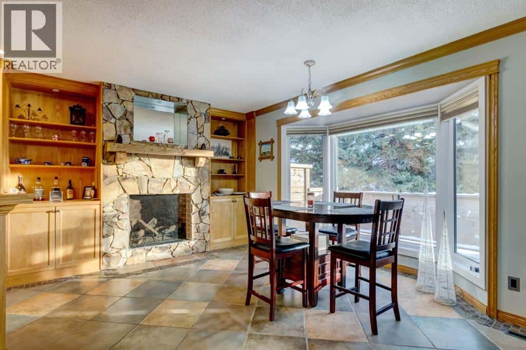 1408 106 Avenue SW — Calgary, Alberta - Photo 5 of 31